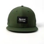 cappellino trucker a 6 pannelli in tessuto funzionale con patch in gomma e perforazione laser - View 7
