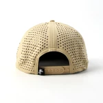 cappellino trucker a 6 pannelli in tessuto funzionale con patch in gomma e perforazione laser - View 14