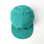 cappellino trucker a 6 pannelli in tessuto funzionale con patch in gomma e perforazione laser - View 24