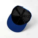 cappellino trucker a 6 pannelli in tessuto funzionale con patch in gomma e perforazione laser - View 25