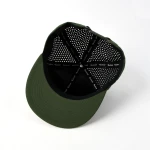 cappellino trucker a 6 pannelli in tessuto funzionale con patch in gomma e perforazione laser - View 27
