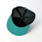 cappellino trucker a 6 pannelli in tessuto funzionale con patch in gomma e perforazione laser - View 28